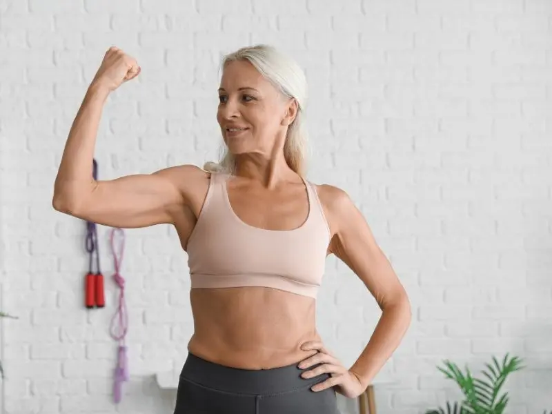 ¿Las mujeres menopáusicas deberían entrenar la fuerza con pesos altos?